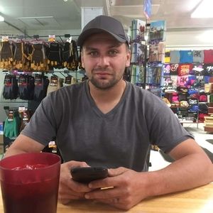 Meet your Posher, Derek